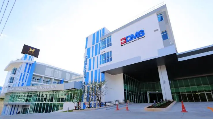 The Phuket International Hospital building with the BDMS sign